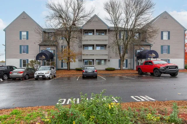 $220,000 | 230 Eastern Avenue, Unit 303, Manchester, NH 03104