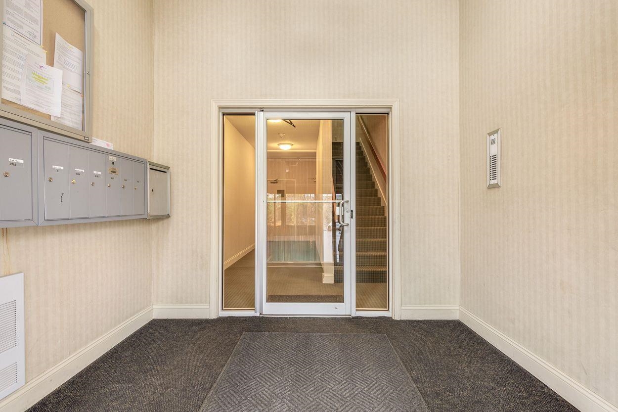 230 Eastern Avenue, Unit 303 Manchester, NH 03104 - Photo 5 of 36