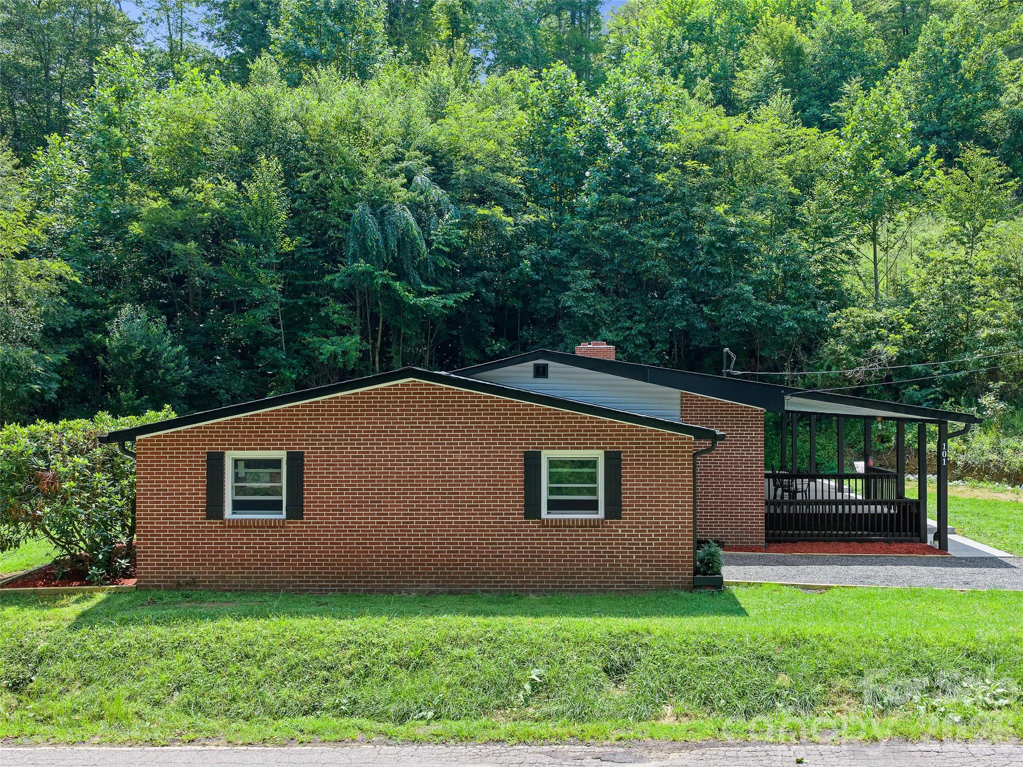 101 Sam Robertson Road Burnsville, NC 28714 - Photo 33 of 40 Gallery Image 33