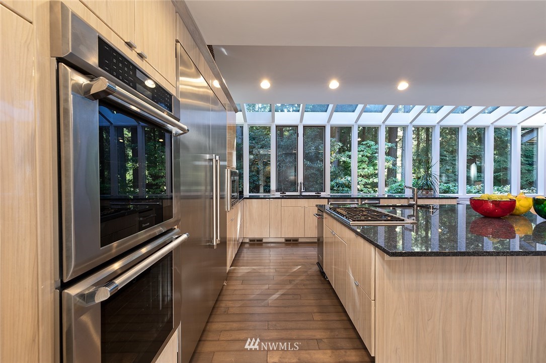 143 Moss Road Seattle, WA 98177 - Photo 7 of 28 Gallery Image 7