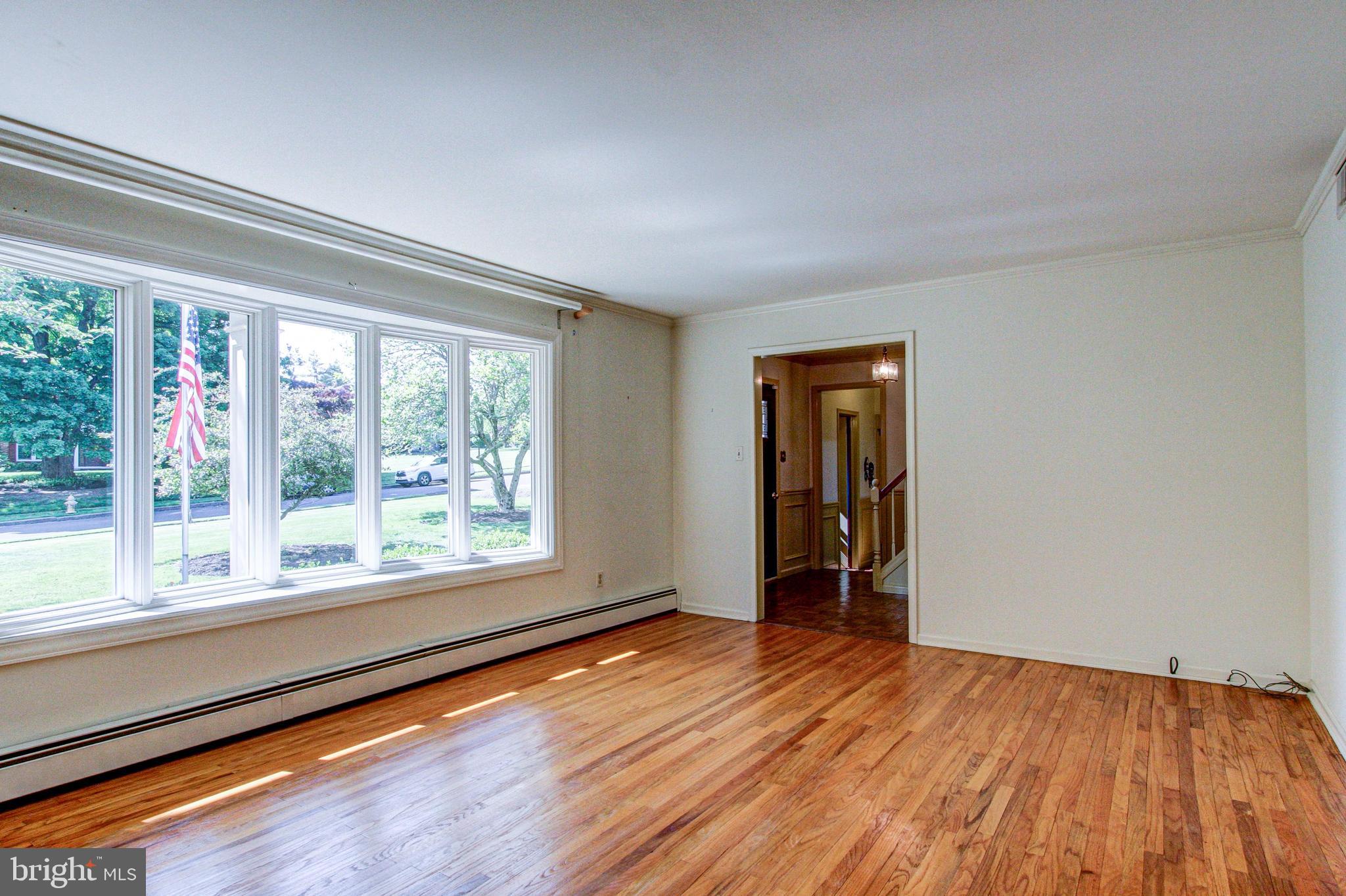 51 Deerpath Road Chalfont, PA 18914 - Photo 7 of 46 Living room