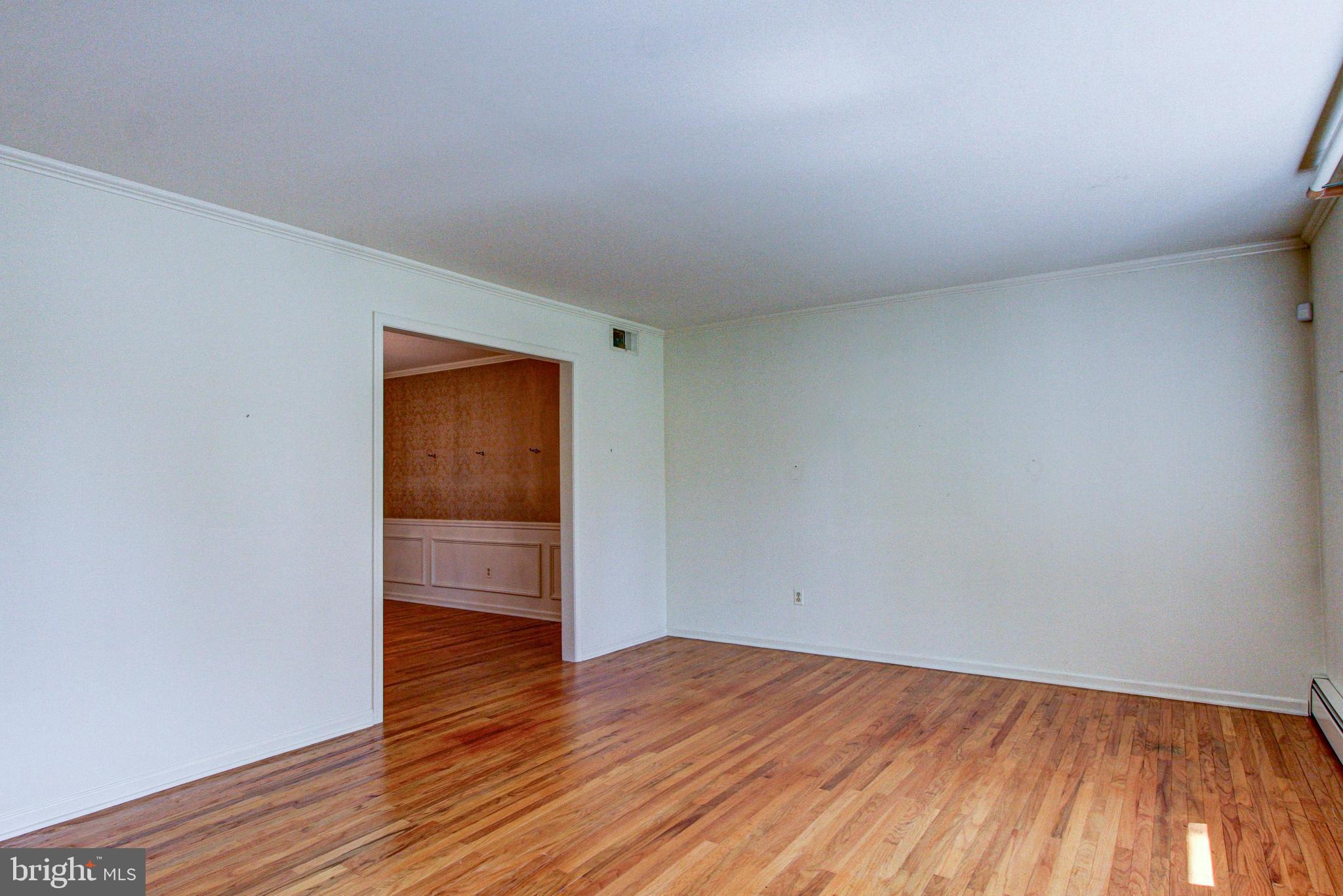 51 Deerpath Road Chalfont, PA 18914 - Photo 8 of 46 Living room