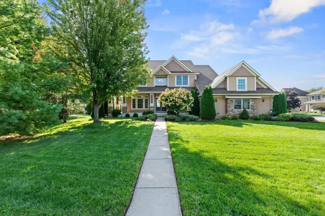 $759,900 | 1610 Widgeon Circle, Centerville, MN 55038