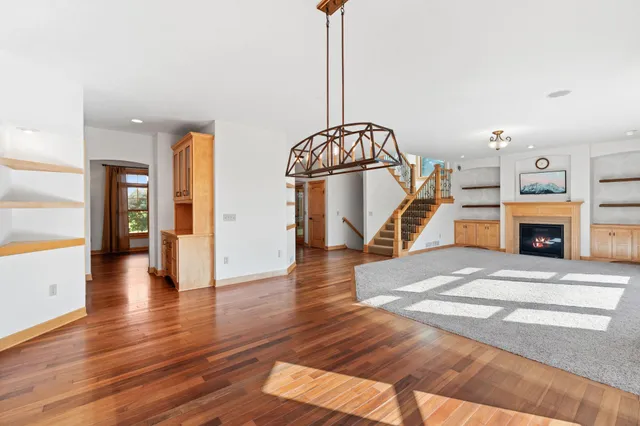 $759,900 | 1610 Widgeon Circle, Centerville, MN 55038