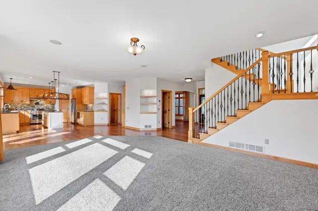 $759,900 | 1610 Widgeon Circle, Centerville, MN 55038