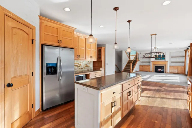 $759,900 | 1610 Widgeon Circle, Centerville, MN 55038