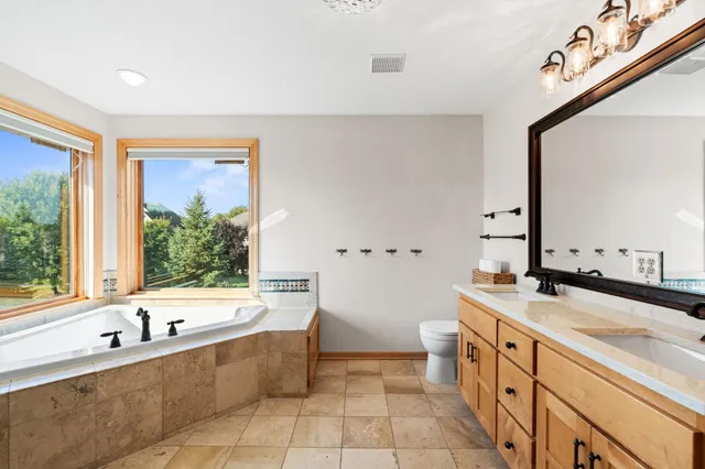 $759,900 | 1610 Widgeon Circle, Centerville, MN 55038