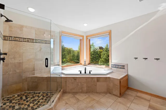 $759,900 | 1610 Widgeon Circle, Centerville, MN 55038