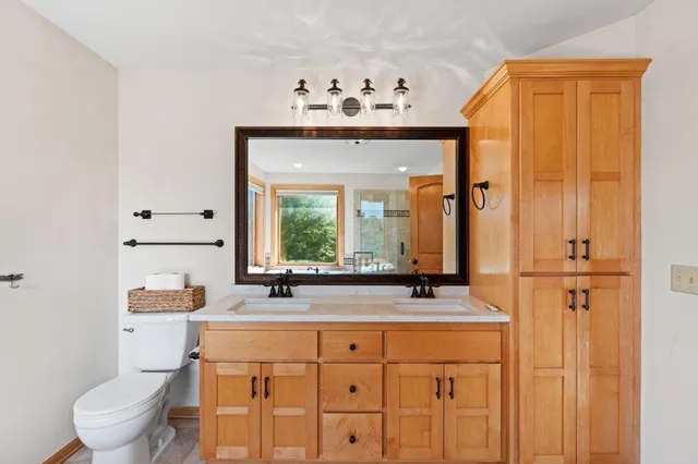 $759,900 | 1610 Widgeon Circle, Centerville, MN 55038