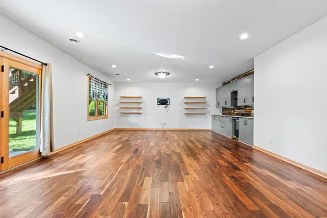 $759,900 | 1610 Widgeon Circle, Centerville, MN 55038