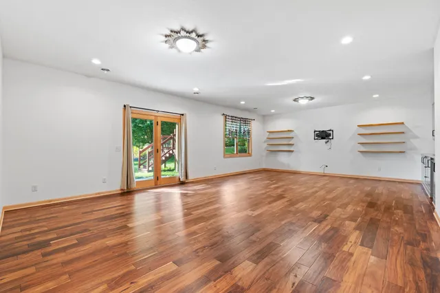 $759,900 | 1610 Widgeon Circle, Centerville, MN 55038