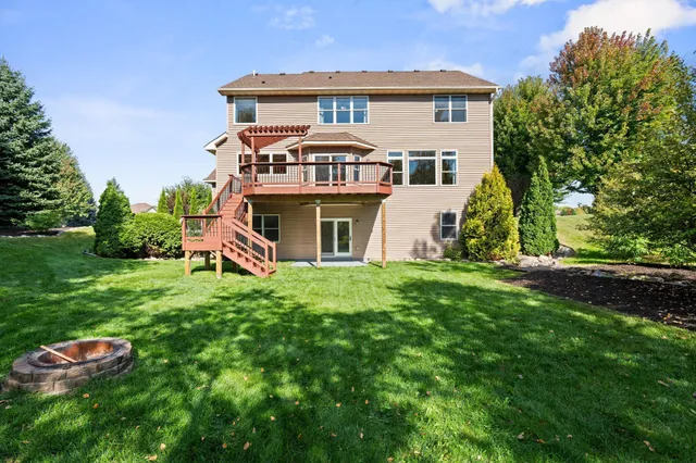 $759,900 | 1610 Widgeon Circle, Centerville, MN 55038