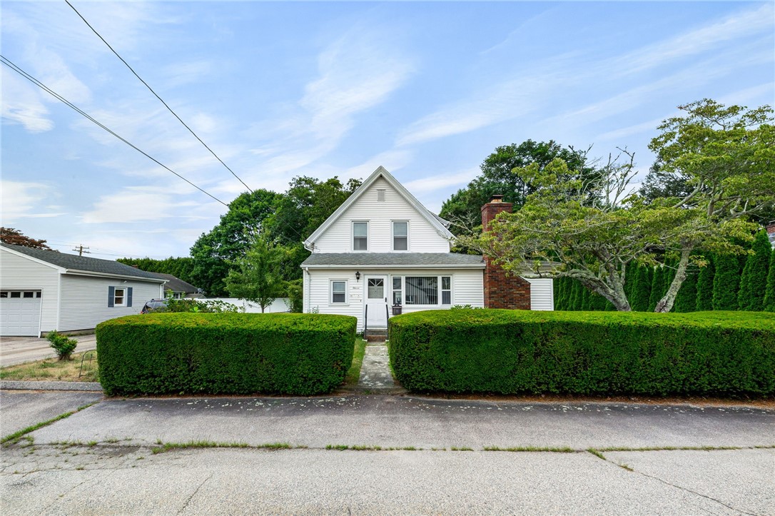 11 Longvue Avenue Westerly, RI 02891 - Photo 2 of 50