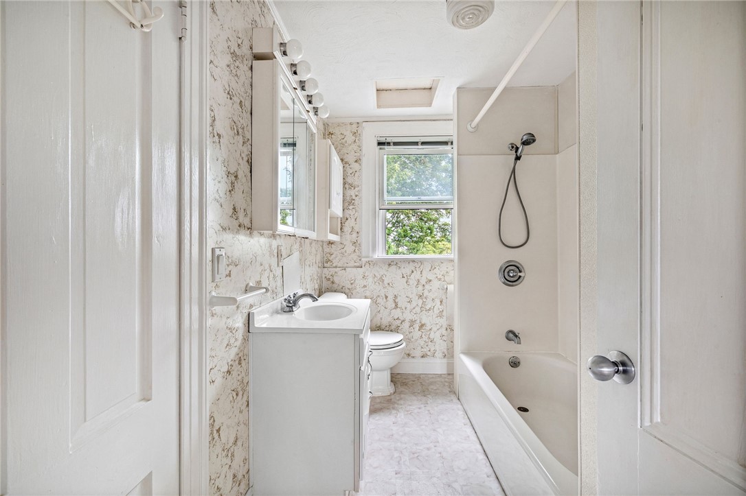 11 Longvue Avenue Westerly, RI 02891 - Photo 31 of 50 2nd floor full bath