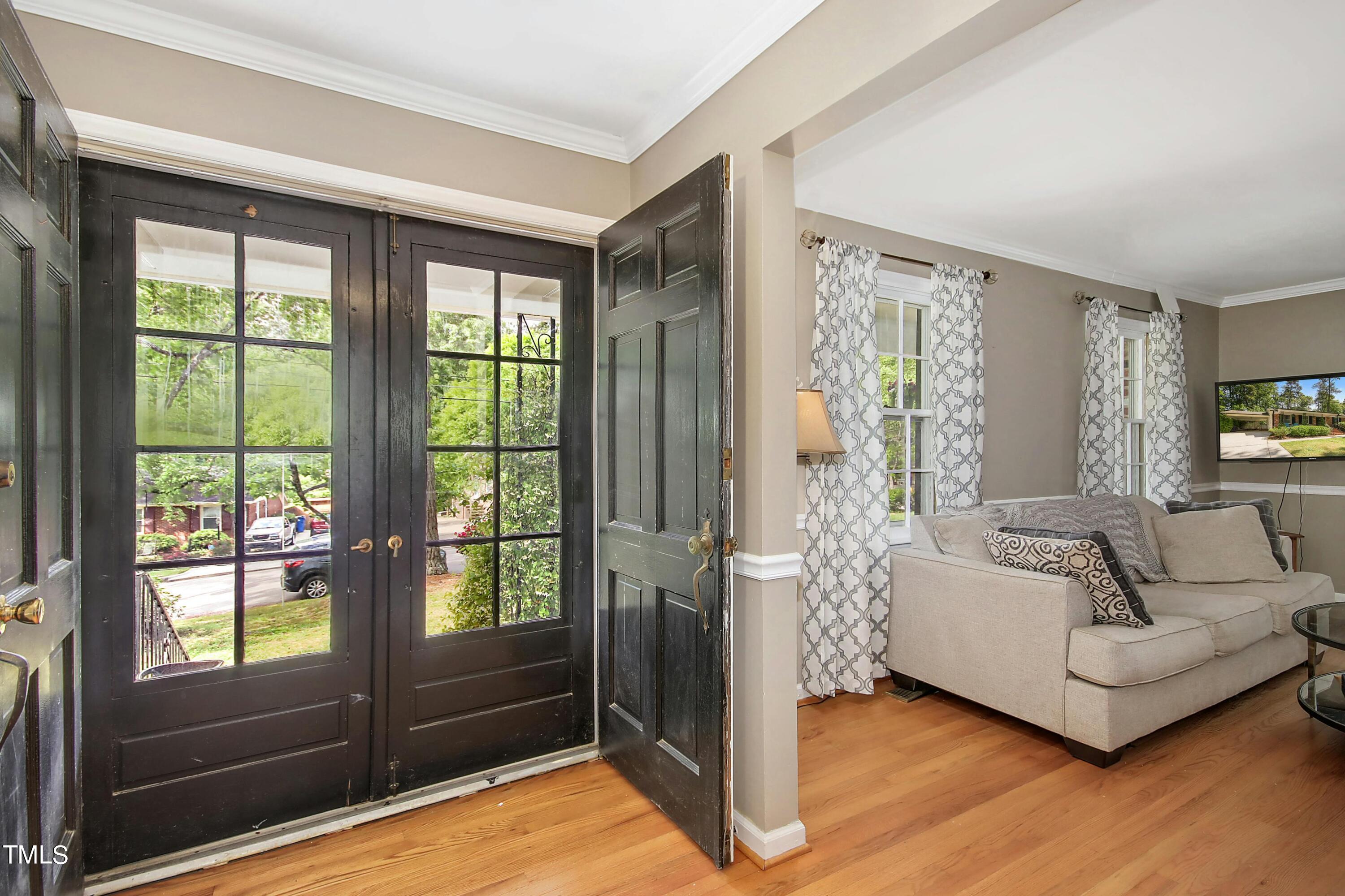 419 Emerson Drive Raleigh, NC 27609 - Photo 2 of 28 004-461742-IMG_1635_HDR