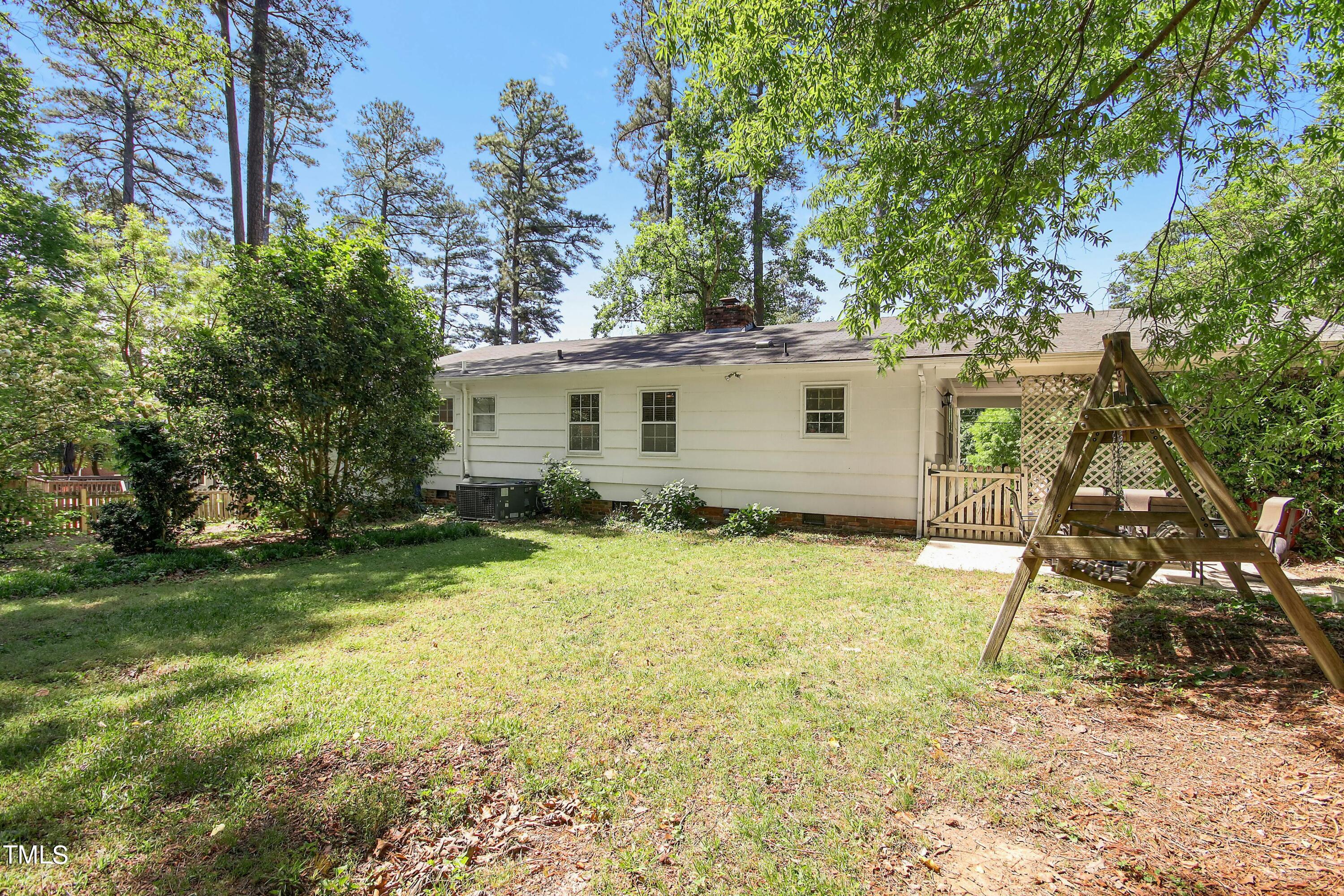 419 Emerson Drive Raleigh, NC 27609 - Photo 23 of 28 029-461742-IMG_1819_HDR