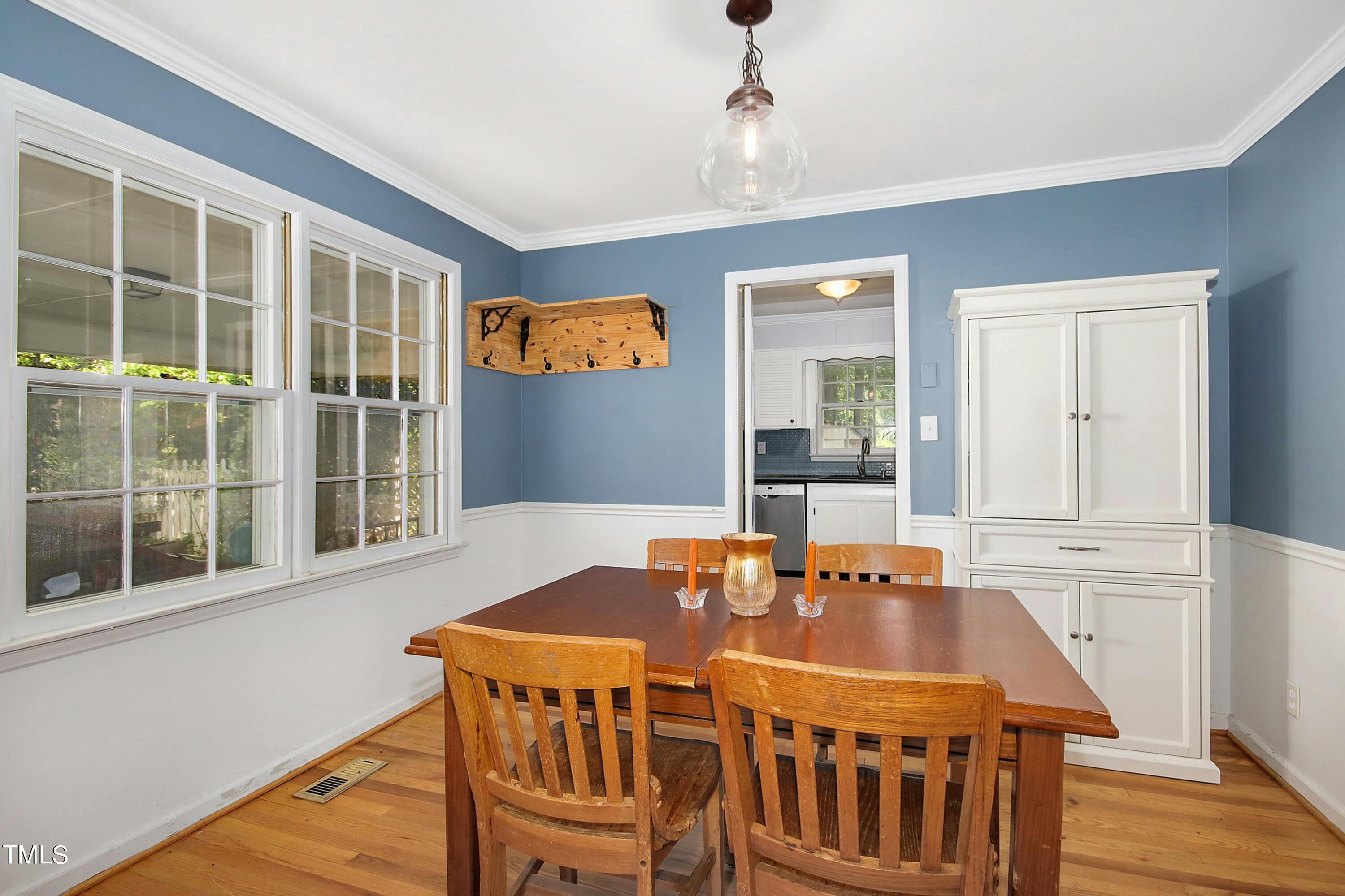 419 Emerson Drive Raleigh, NC 27609 - Photo 5 of 28 009-461742-IMG_1649_HDR