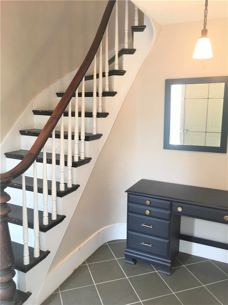 24 Barney Street Warren, RI 02885 - Photo 10 of 27 Gallery Image 10
