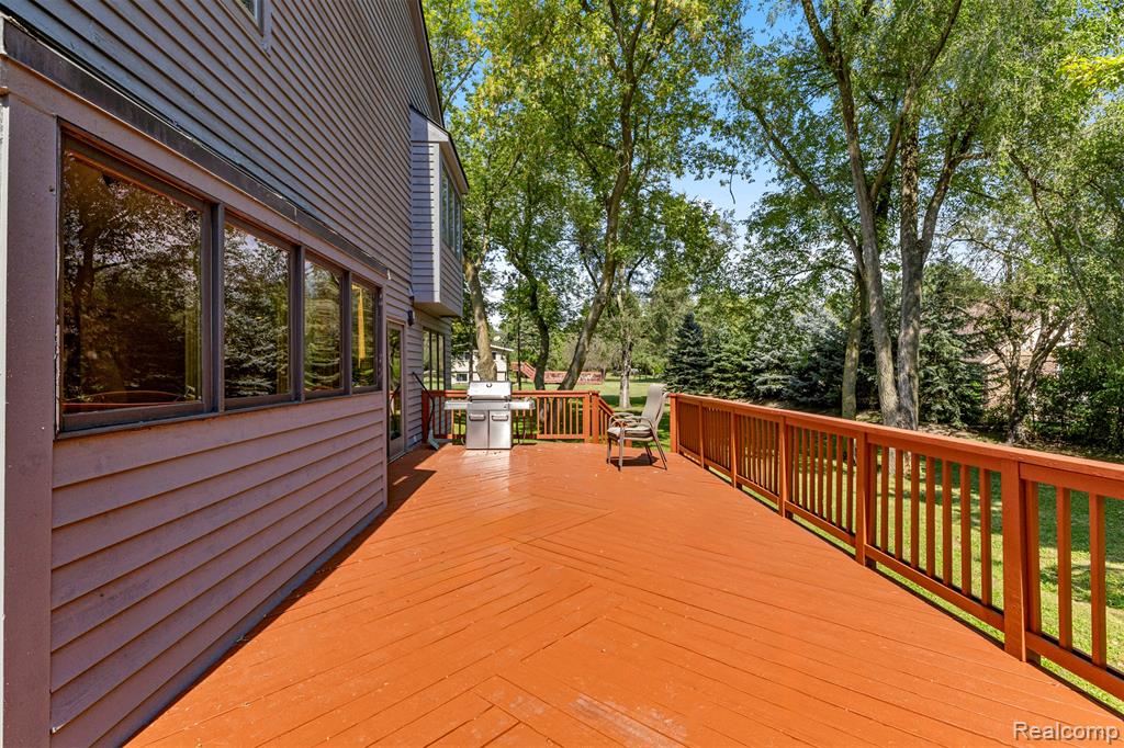 18990 Beck Road Northville, MI 48168 - Photo 46 of 60