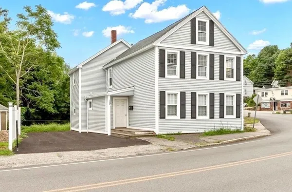 $3,000 | 199 Andover Street, Unit 1, Andover, MA 01810