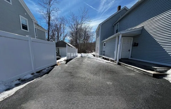 $3,000 | 199 Andover Street, Unit 1, Andover, MA 01810