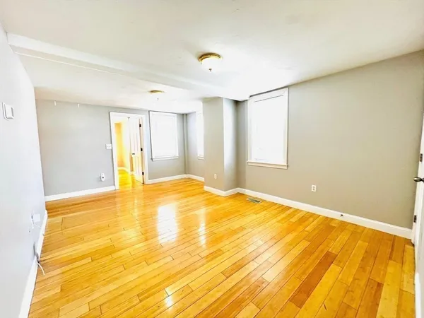 $3,000 | 199 Andover Street, Unit 1, Andover, MA 01810