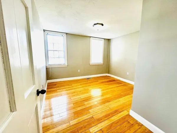 $3,000 | 199 Andover Street, Unit 1, Andover, MA 01810