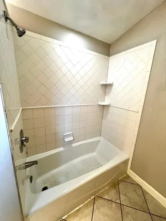 $3,000 | 199 Andover Street, Unit 1, Andover, MA 01810