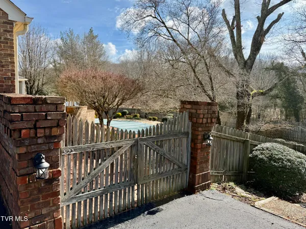 $798,850 | 244 Roscommon Drive, Bristol, TN 37620