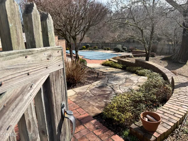 $798,850 | 244 Roscommon Drive, Bristol, TN 37620
