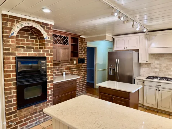 $798,850 | 244 Roscommon Drive, Bristol, TN 37620