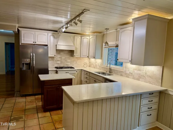 $798,850 | 244 Roscommon Drive, Bristol, TN 37620