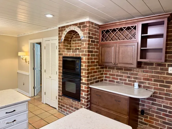 $798,850 | 244 Roscommon Drive, Bristol, TN 37620