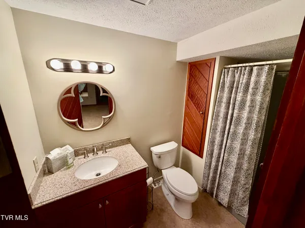$798,850 | 244 Roscommon Drive, Bristol, TN 37620