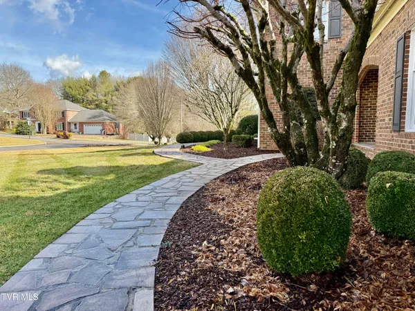 $798,850 | 244 Roscommon Drive, Bristol, TN 37620