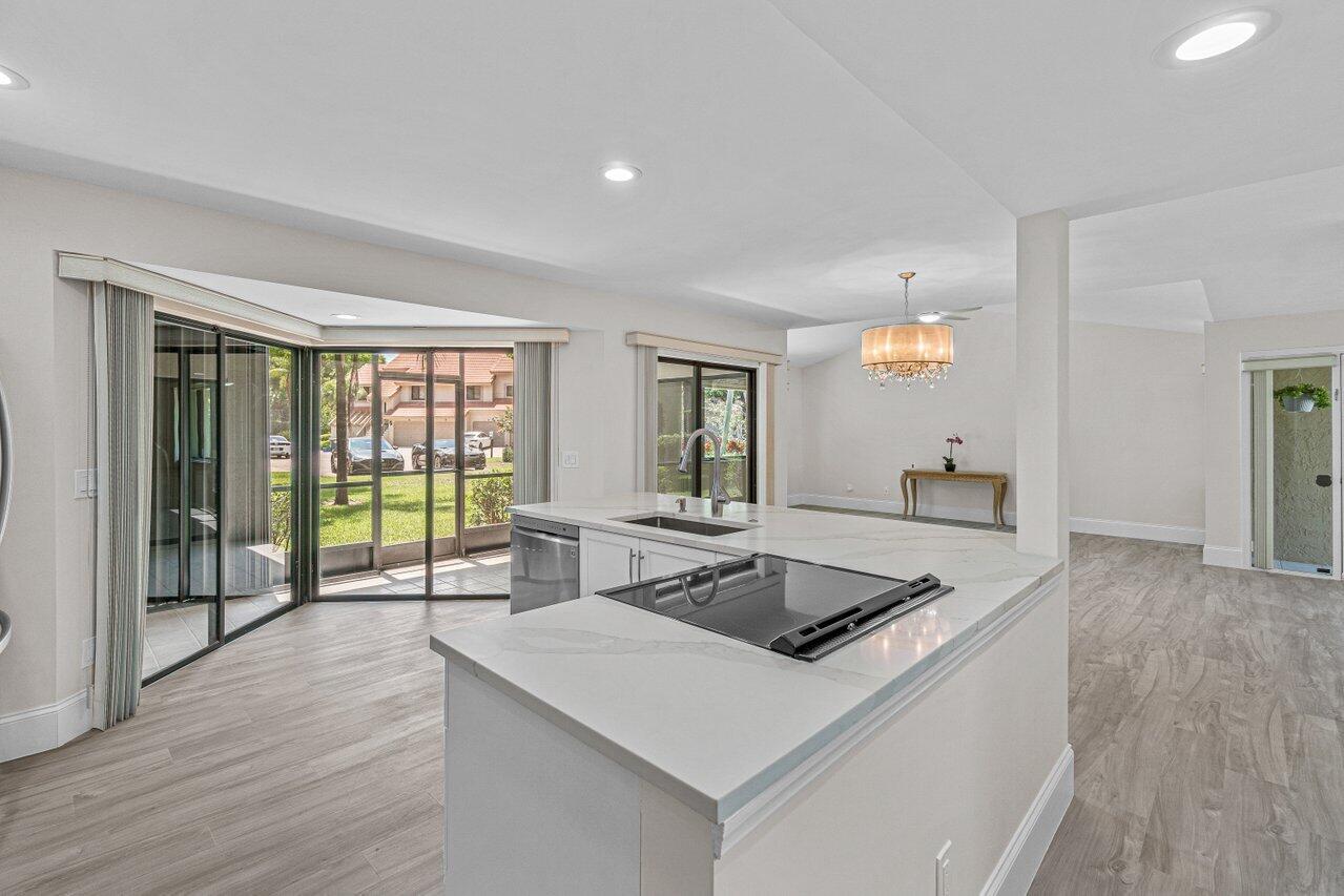 5560 Coach House Circle, Unit B Boca Raton, FL 33486 - Photo 13 of 30 CENTER ISLAND