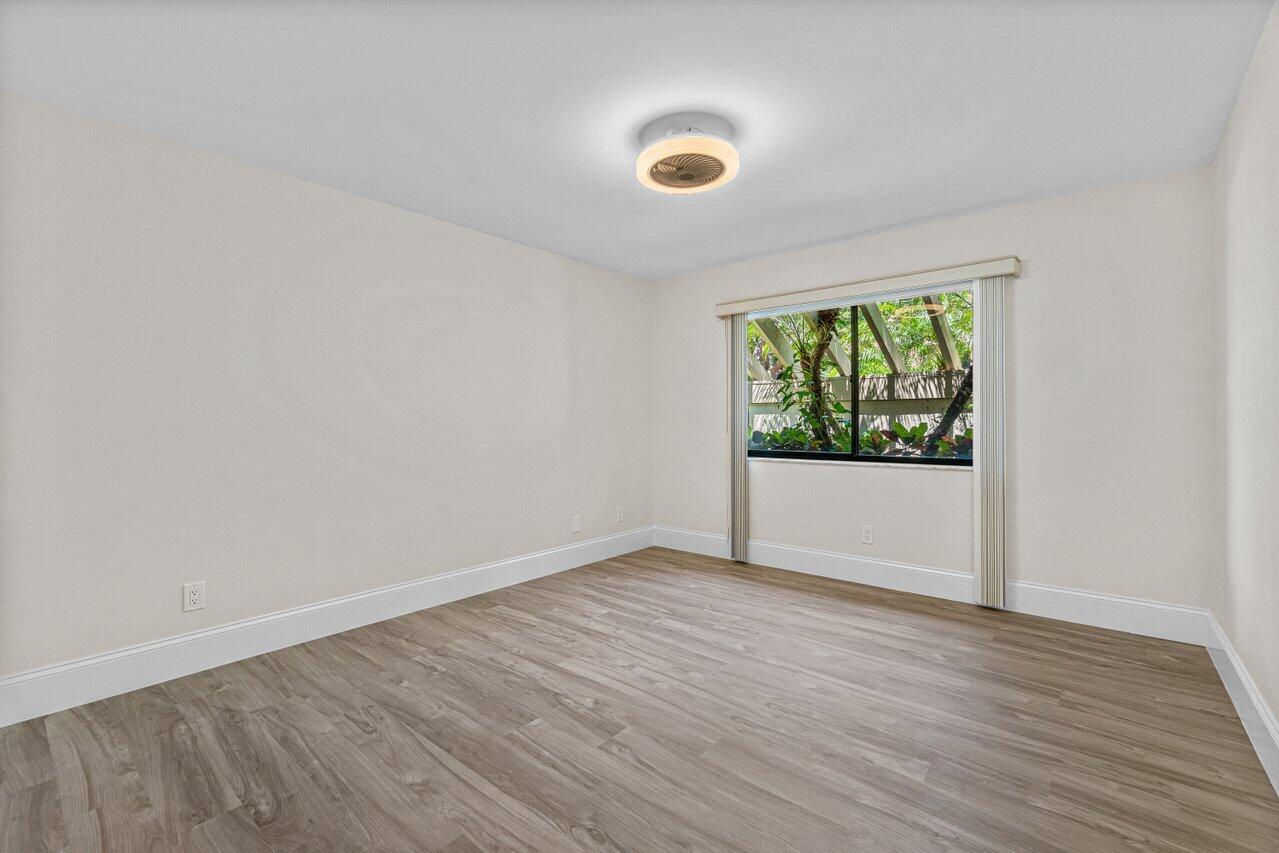 5560 Coach House Circle, Unit B Boca Raton, FL 33486 - Photo 22 of 30 GUEST SUITE