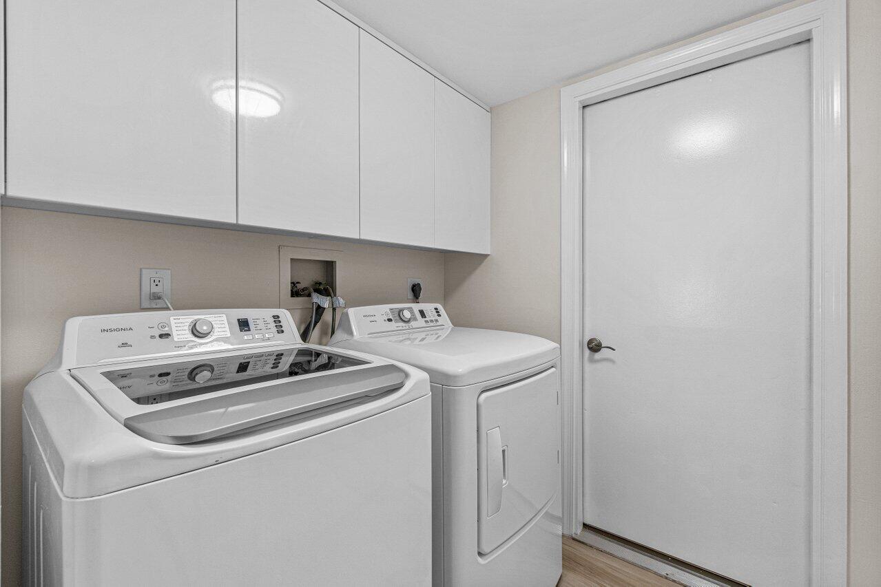 5560 Coach House Circle, Unit B Boca Raton, FL 33486 - Photo 25 of 30 SPACIOUS LAUNDRY ROOM/EXTRA STORAGE