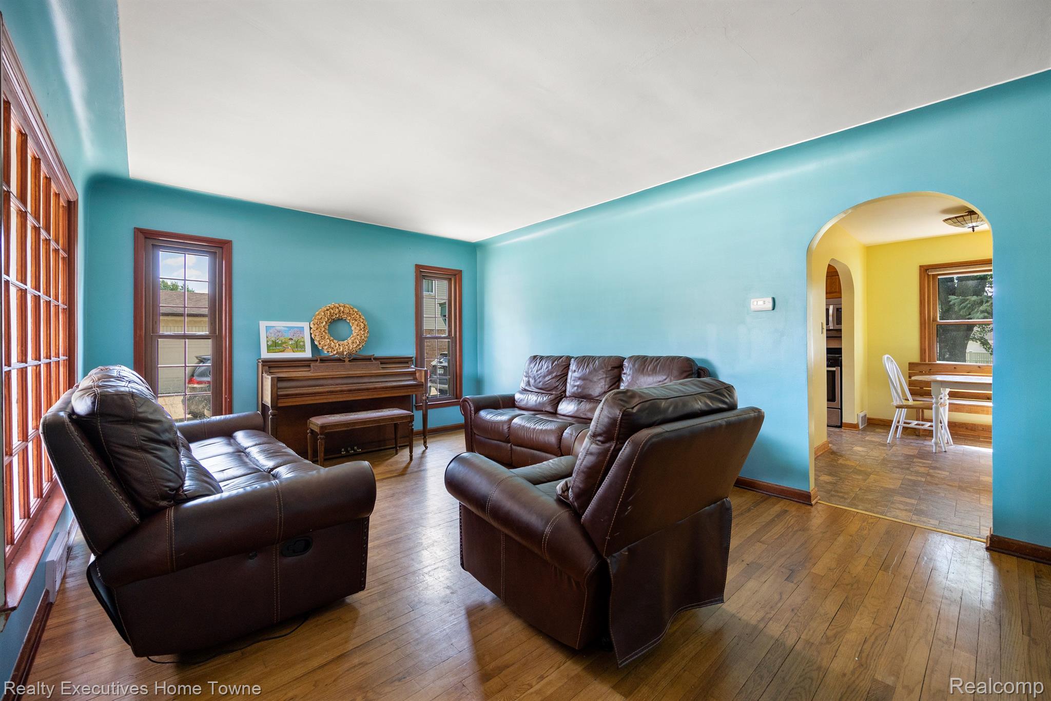 33255 Utica Road Fraser, MI 48026 - Photo 4 of 31 Gallery Image 4