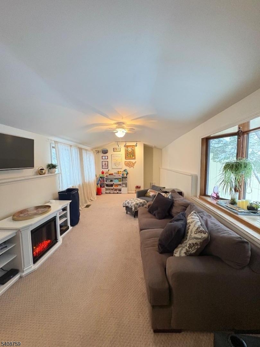 41 Moraine Road Morris Plains, NJ 07950 - Photo 11 of 16