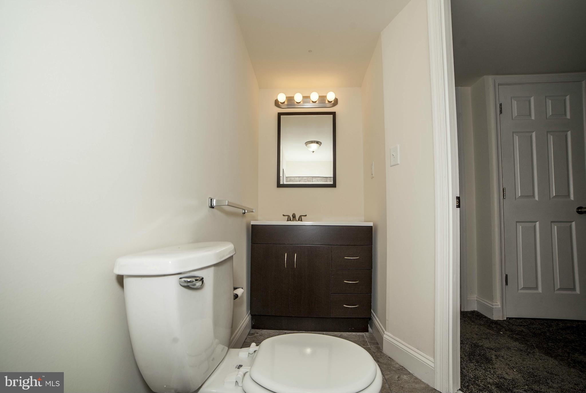 1912 Swansea Road Baltimore, MD 21239 - Photo 16 of 28 Bath