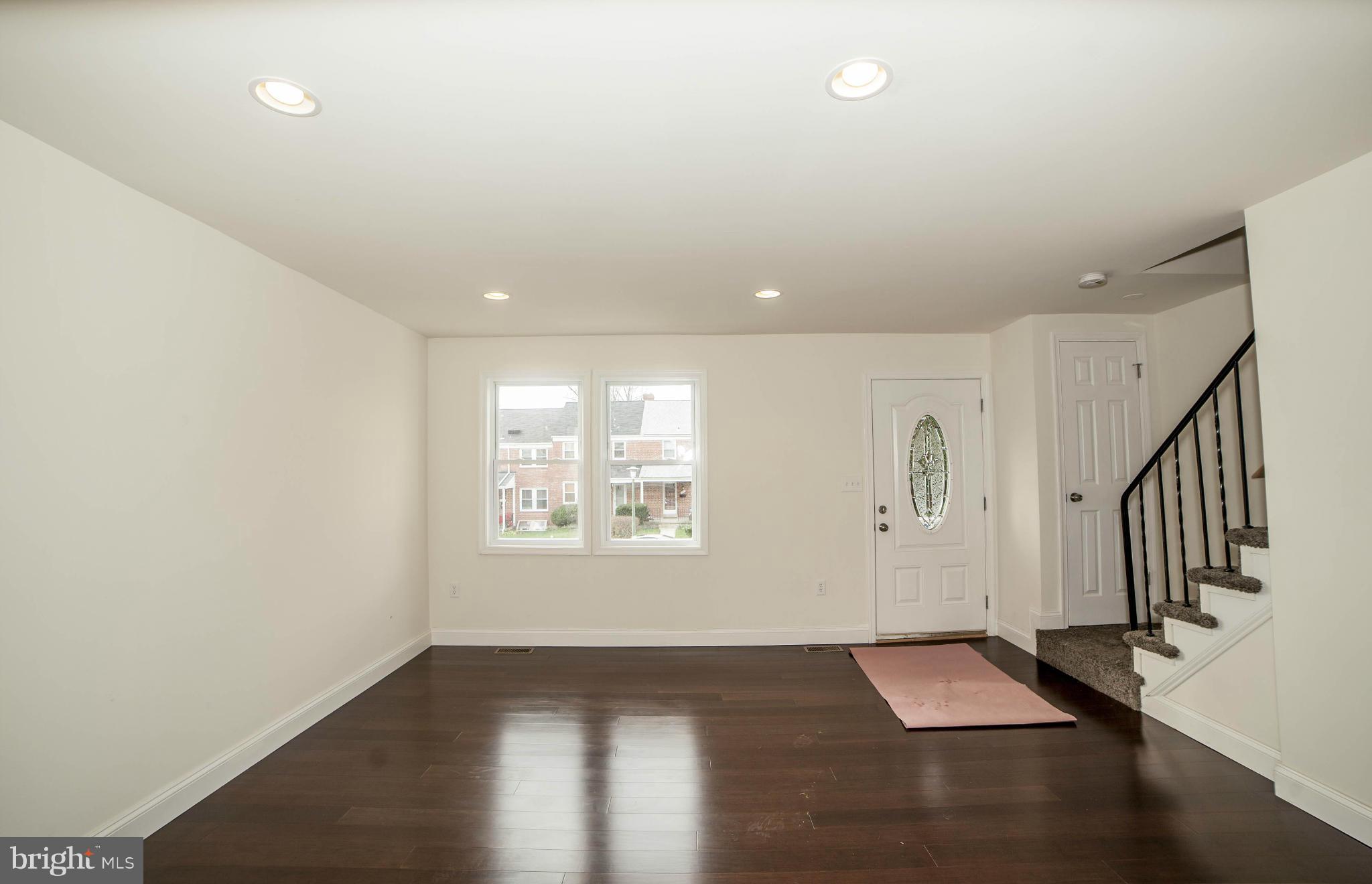 1912 Swansea Road Baltimore, MD 21239 - Photo 3 of 28 Living Room
