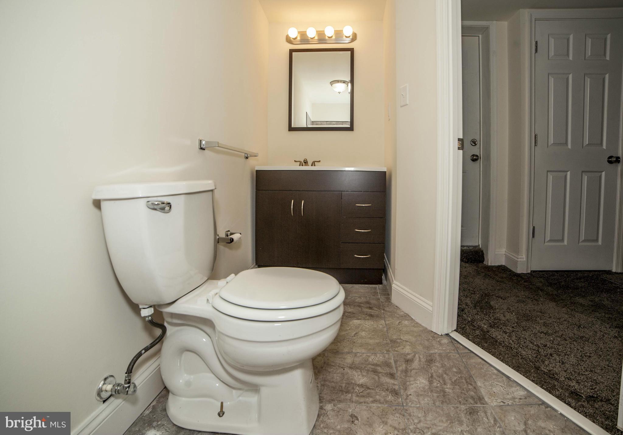 1912 Swansea Road Baltimore, MD 21239 - Photo 27 of 28 Bath