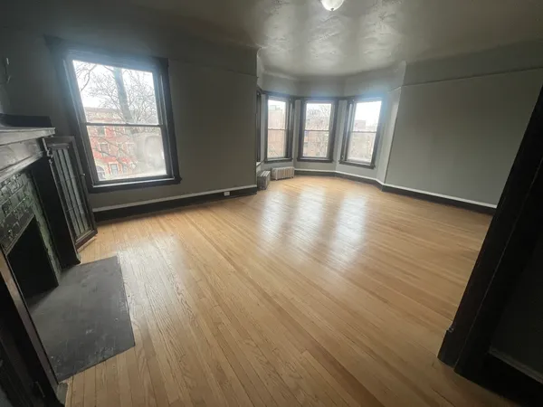 $2,600 | 4958 South Michigan Avenue, Unit 3S, Chicago, IL 60615