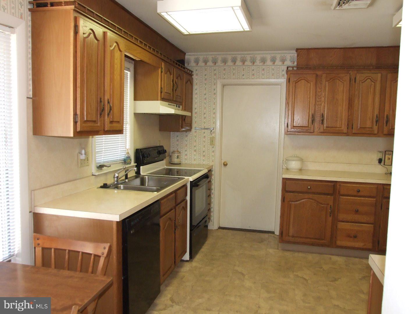 79 Sweetgum Road Levittown, PA 19056 - Photo 6 of 21 Kitchen
