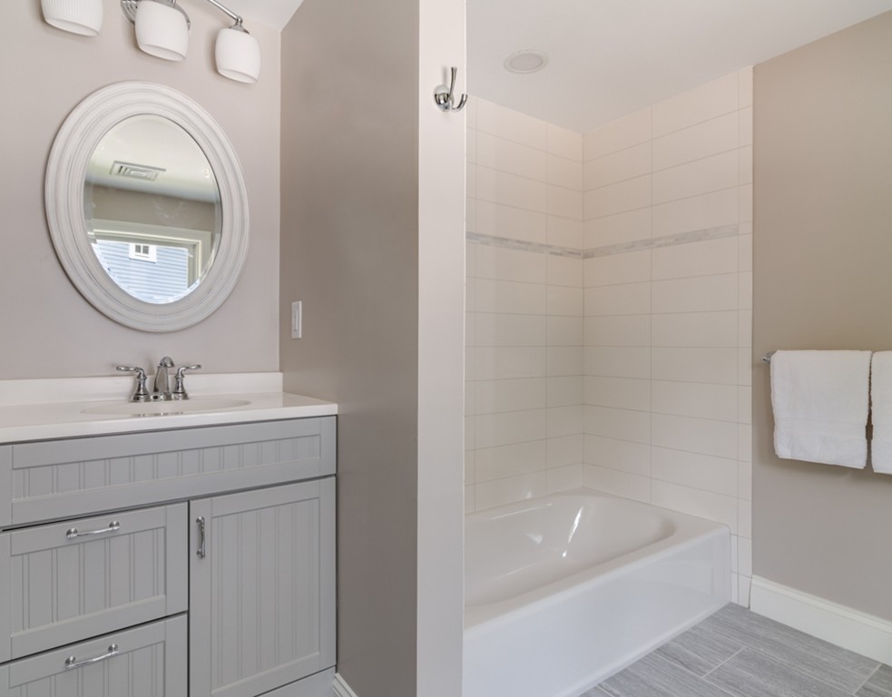 17 Hume Road Bedford, MA 01730 - Photo 20 of 24 Gallery Image 20