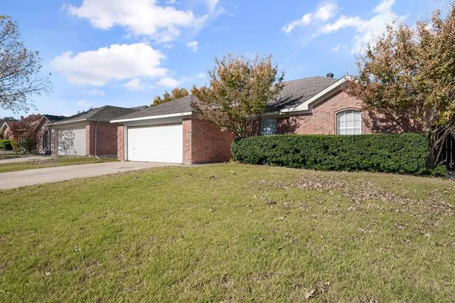 $2,000 | 3107 Dove Valley Lane, Mansfield, TX 76063