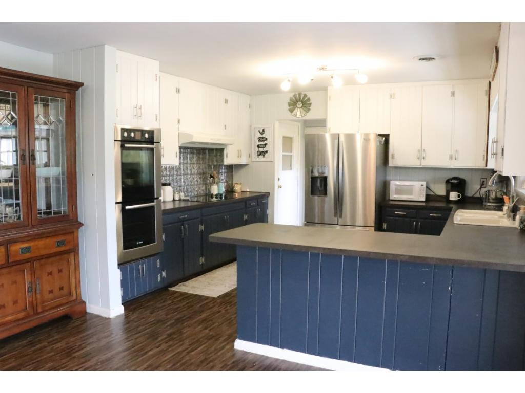 1324 V I Ranch Road Bristol, TN 37620 - Photo 10 of 36 Photo 10