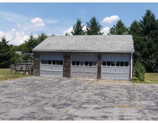 701 Boston Neck Road North Kingstown, RI 02852 - Photo 3 of 4 Parking Lot/Garage.