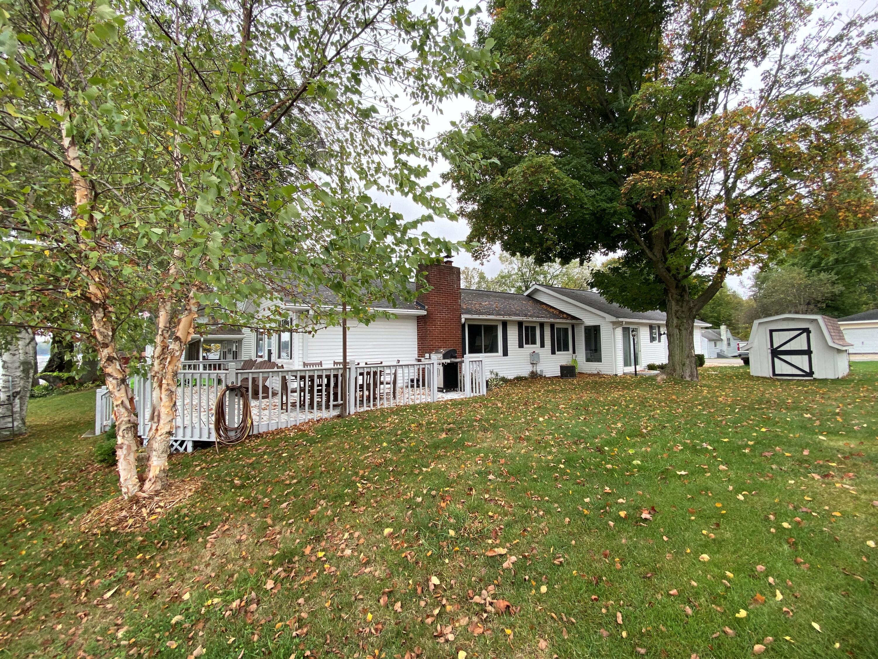 591 Harrington Road Delton, MI 49046 - Photo 1 of 32 17